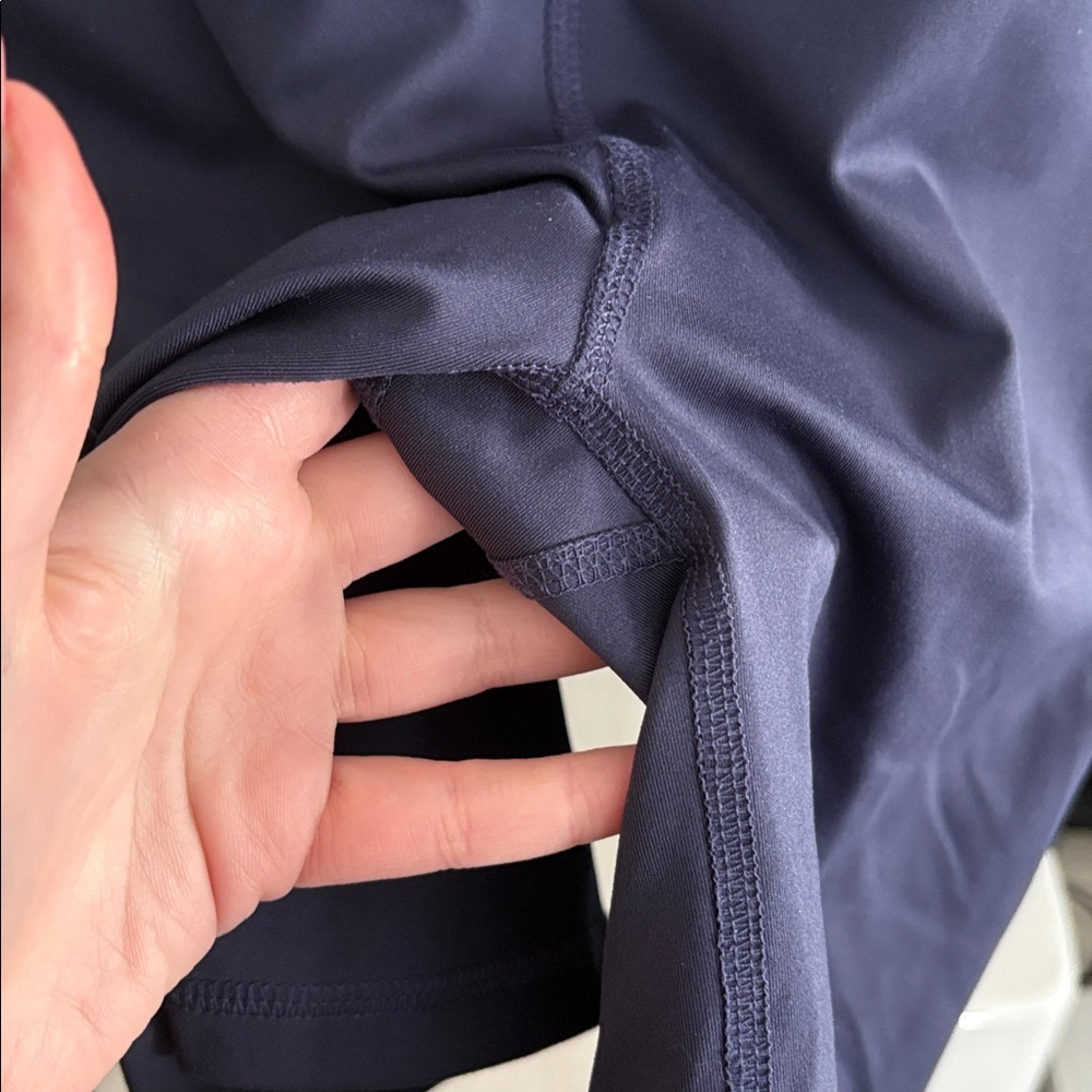 Reformation | Carsen Eco Move 3" Biker Shorts - Picture 4 of 4